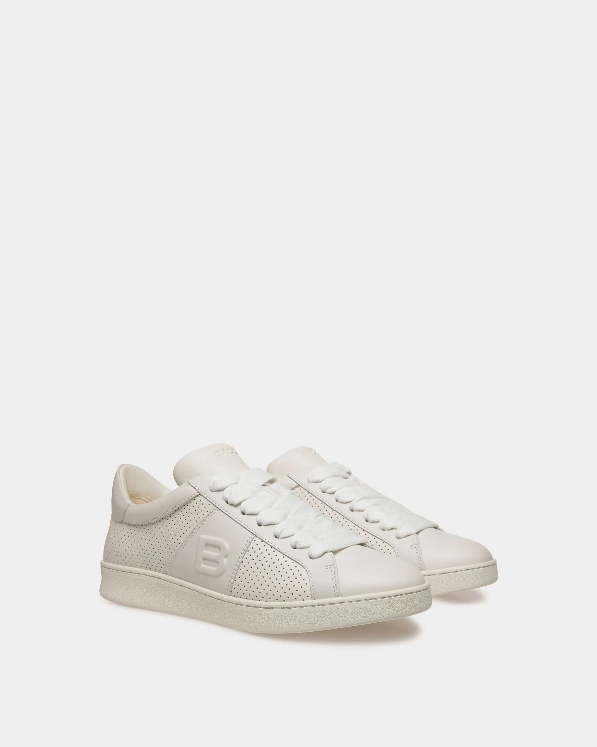 Adrien Brody Travel Collection Sneaker In White Leather 