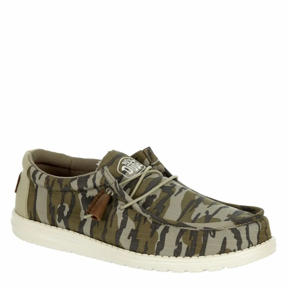 HEYDUDE  MENS WALLY MOSSY OAK SLIP ON SNEAKER