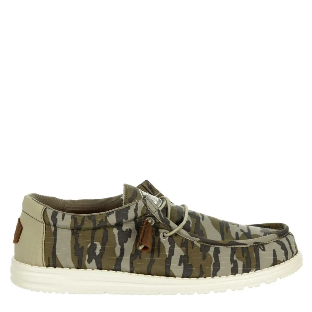 HEYDUDE  MENS WALLY MOSSY OAK SLIP ON SNEAKER