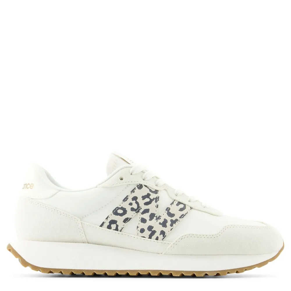 NEW BALANCE  WOMENS 237 SNEAKER