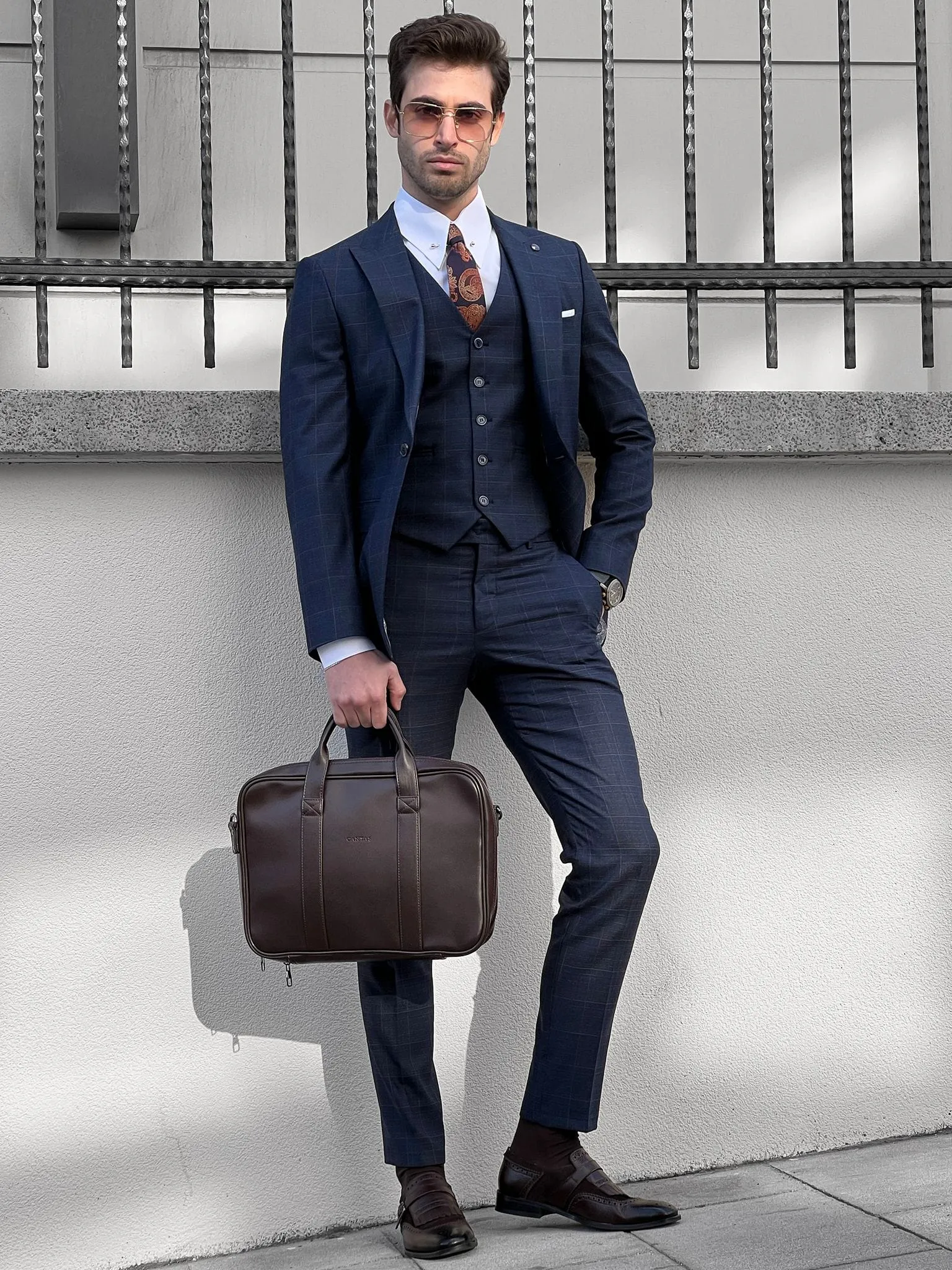 Slim-fit Pointed Collar Vest Navy Blue Business Suit