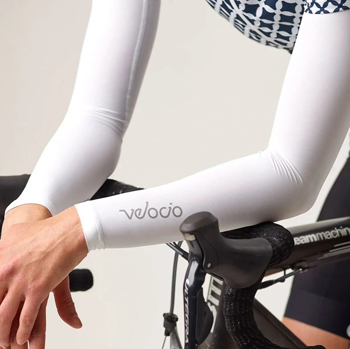 VELOCIO ARM SCREEN SUN PROTECTOR NAVY