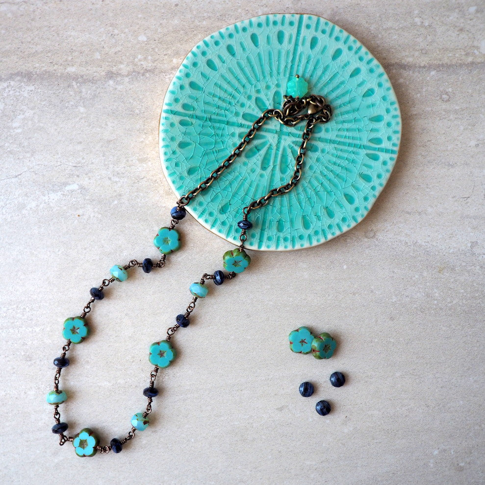 Weekend Turquoise Floral Necklace