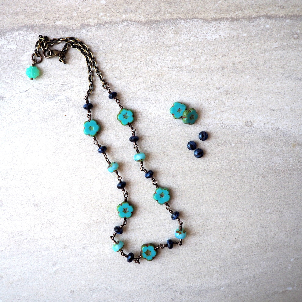 Weekend Turquoise Floral Necklace