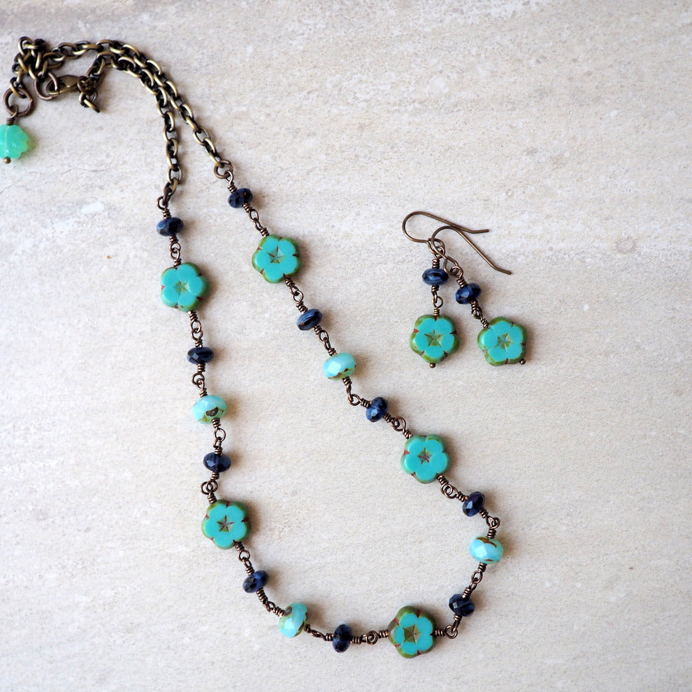 Weekend Turquoise Floral Necklace