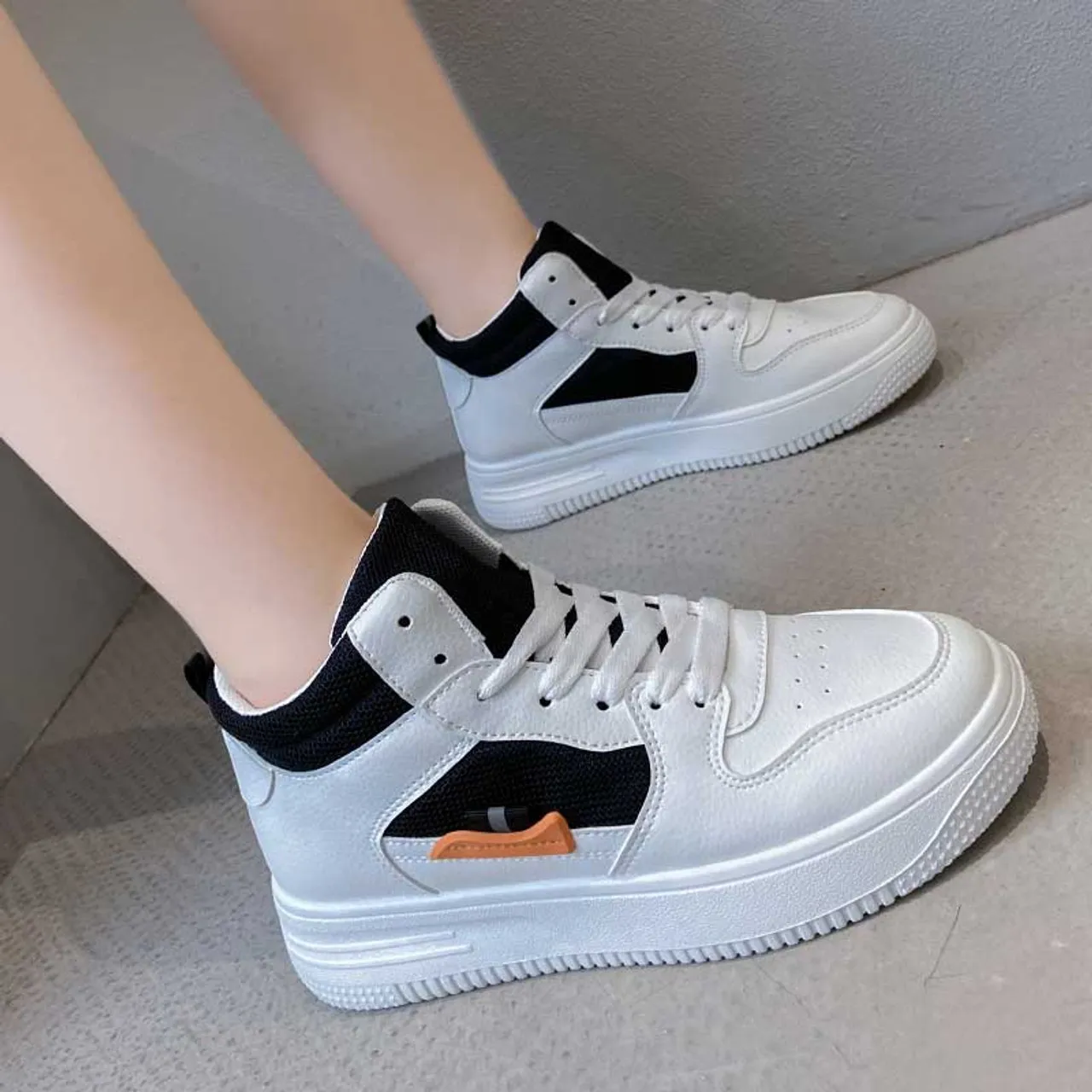 White black side decorated casual shoe sneaker