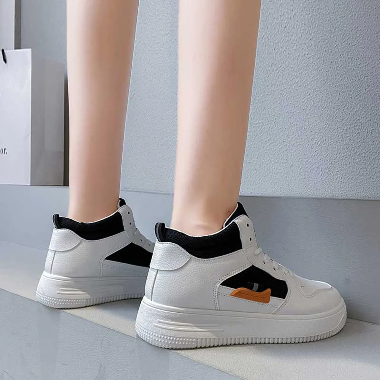 White black side decorated casual shoe sneaker