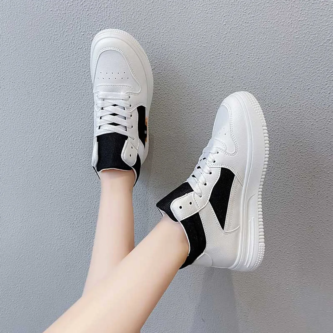 White black side decorated casual shoe sneaker